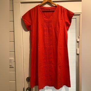 Coral/orange short sleeve shift dress for summer!